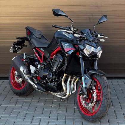 KAWASAKI Z900 